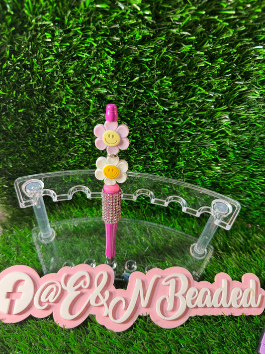 Daisies pen